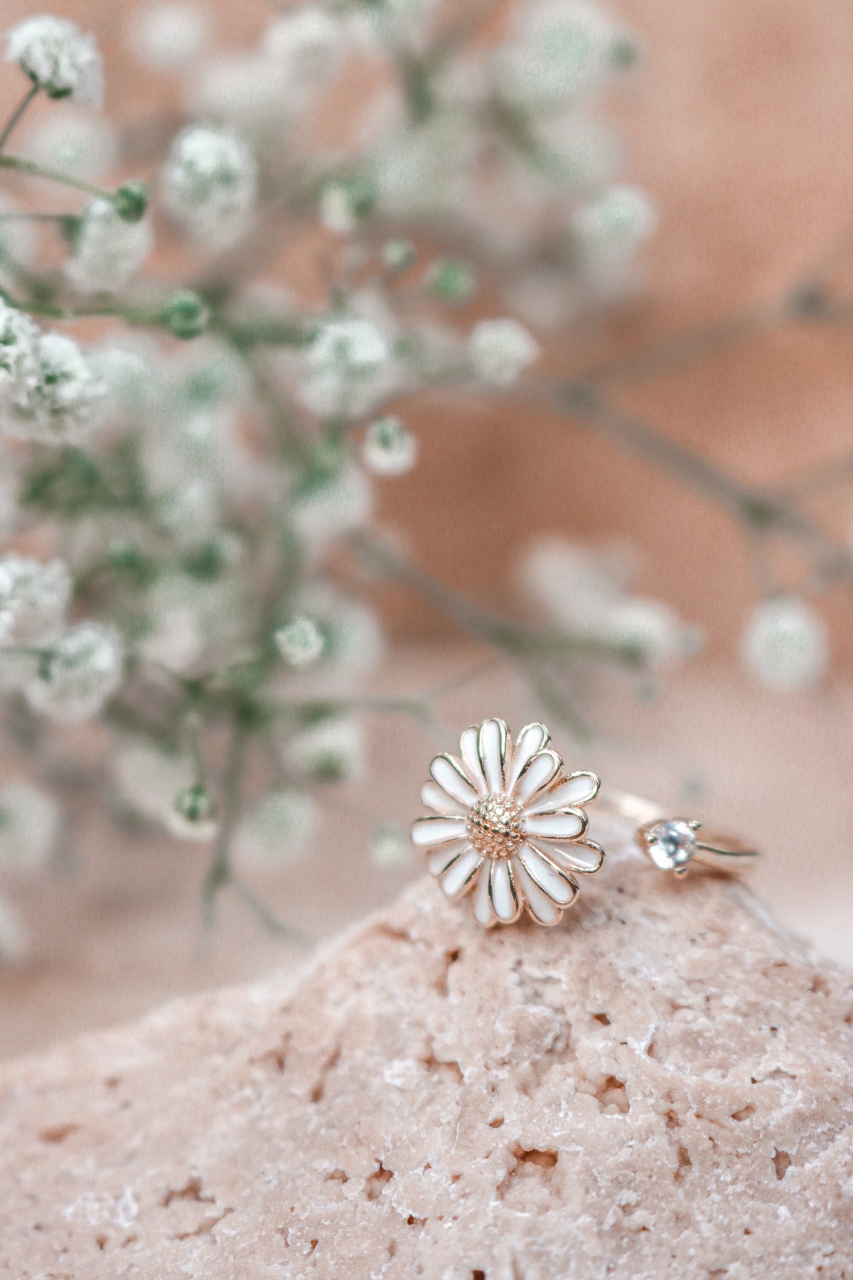 DAISY - White Daisy Dreams Spinner Ring