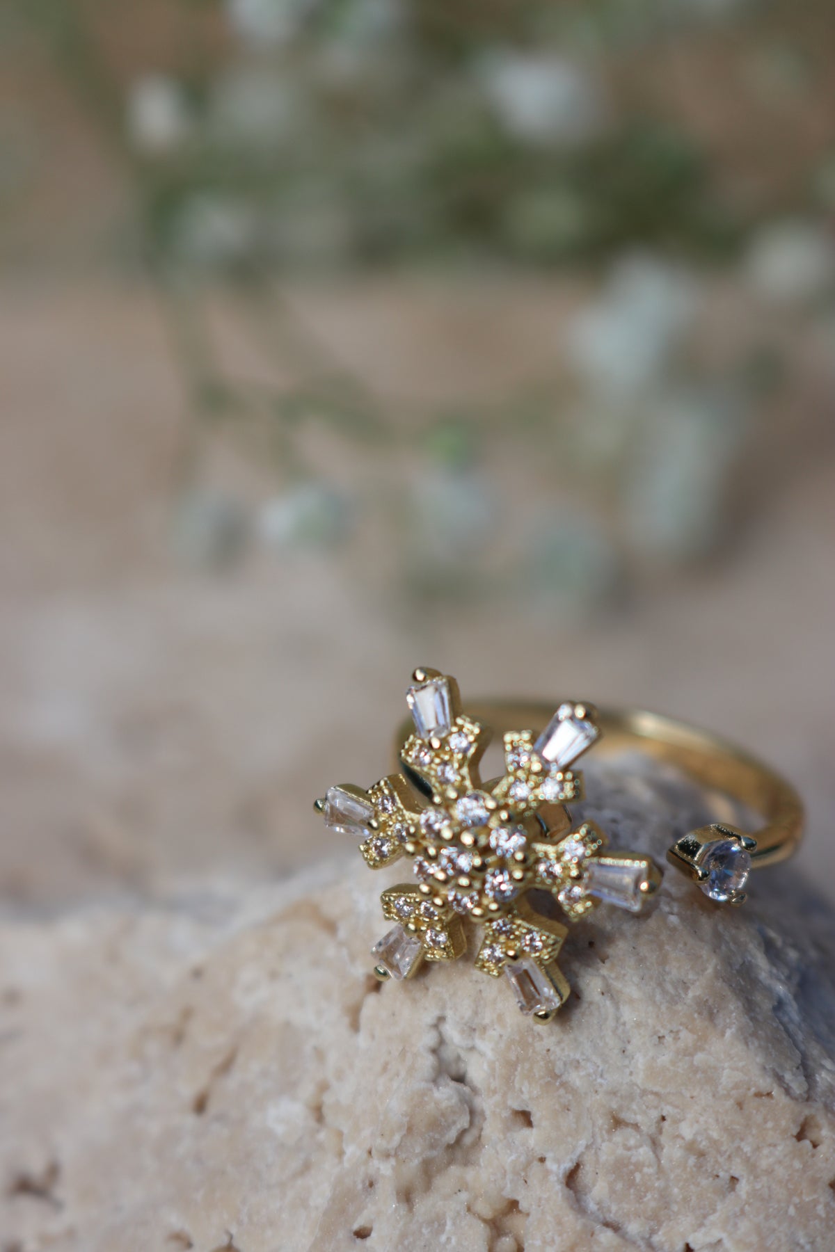SOPHIE - Snowflake Spinner Ring