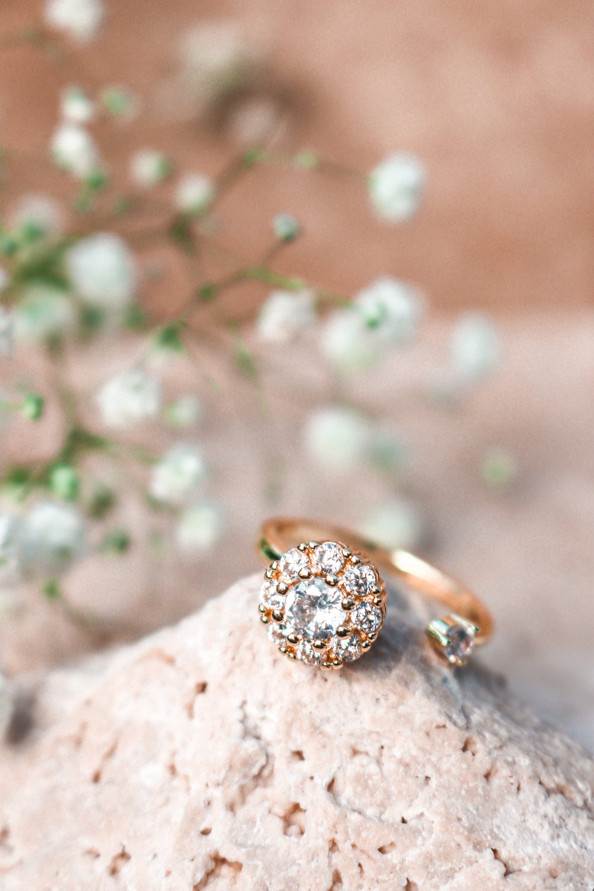 ZEENA - Crystal Club Spinner Ring