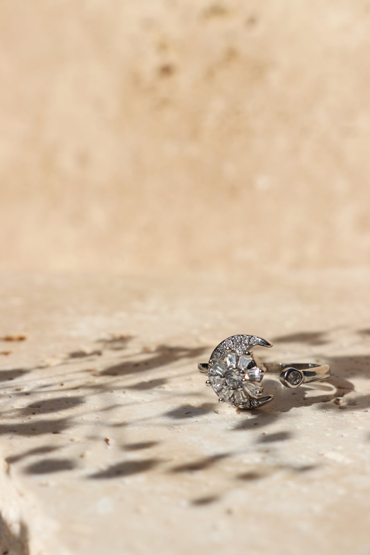 MASHA - Daisy Moon Spinner Ring