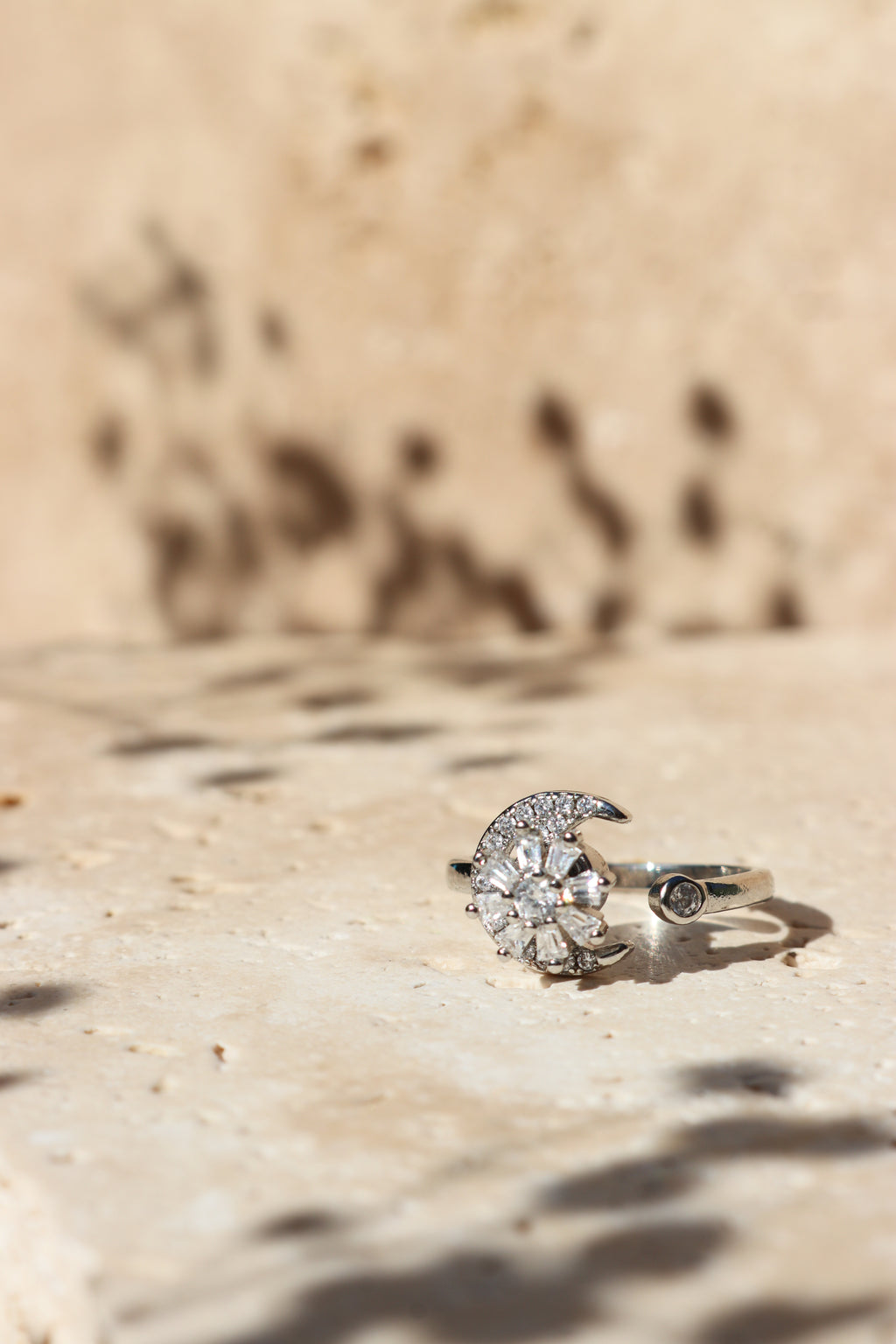 MASHA - Daisy Moon Spinner Ring