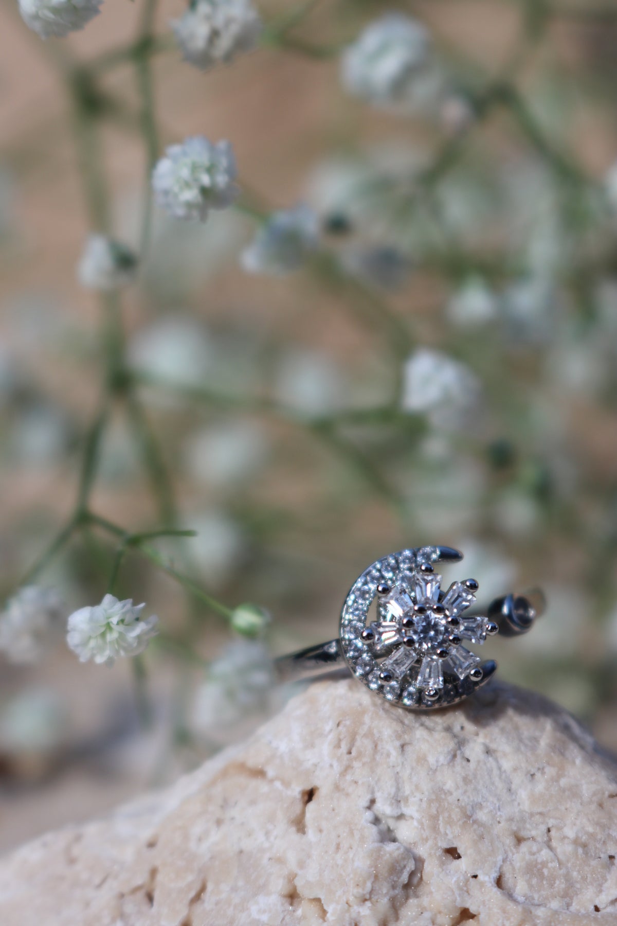 MASHA - Daisy Moon Spinner Ring