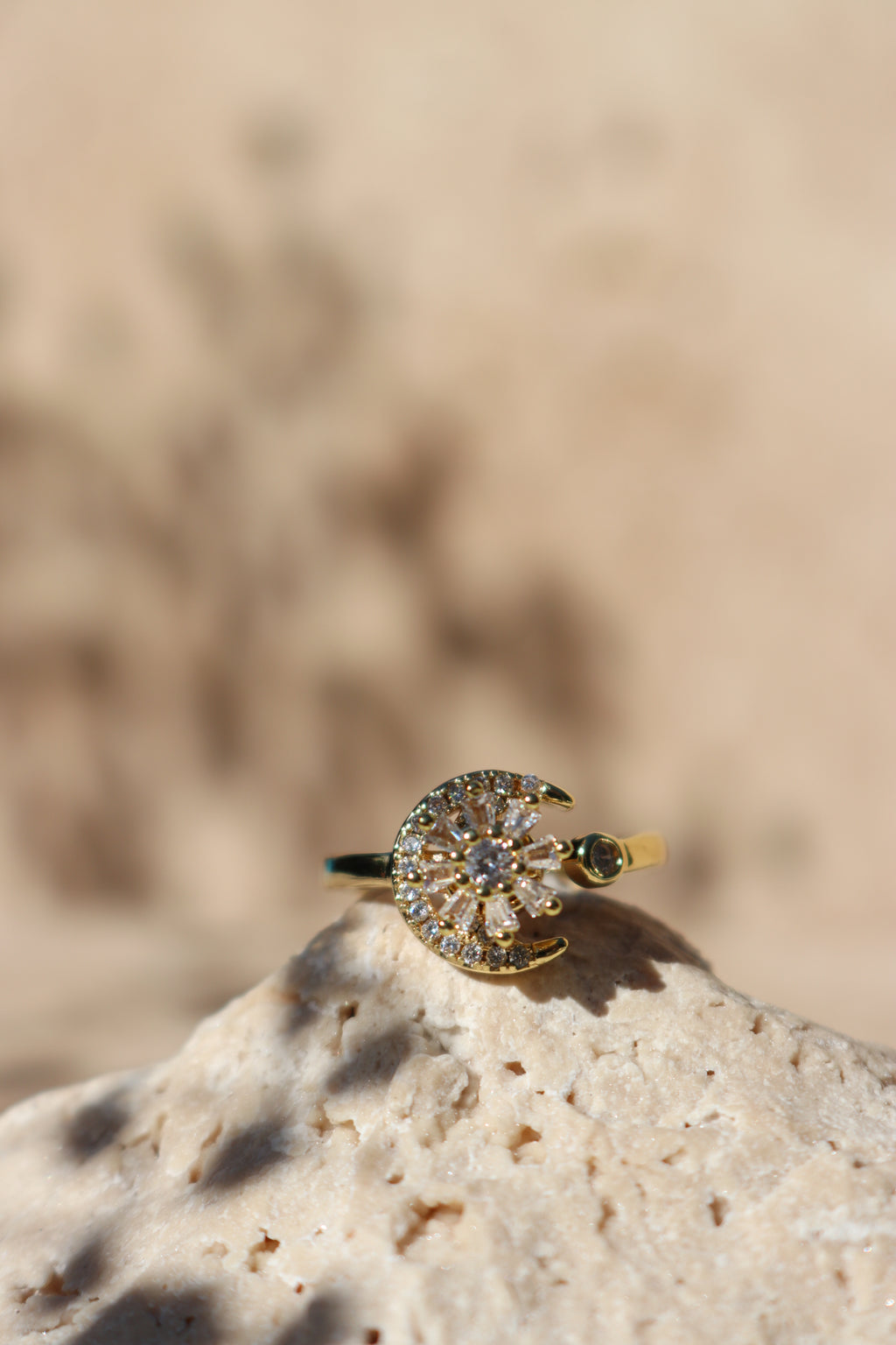 MASHA - Daisy Moon Spinner Ring