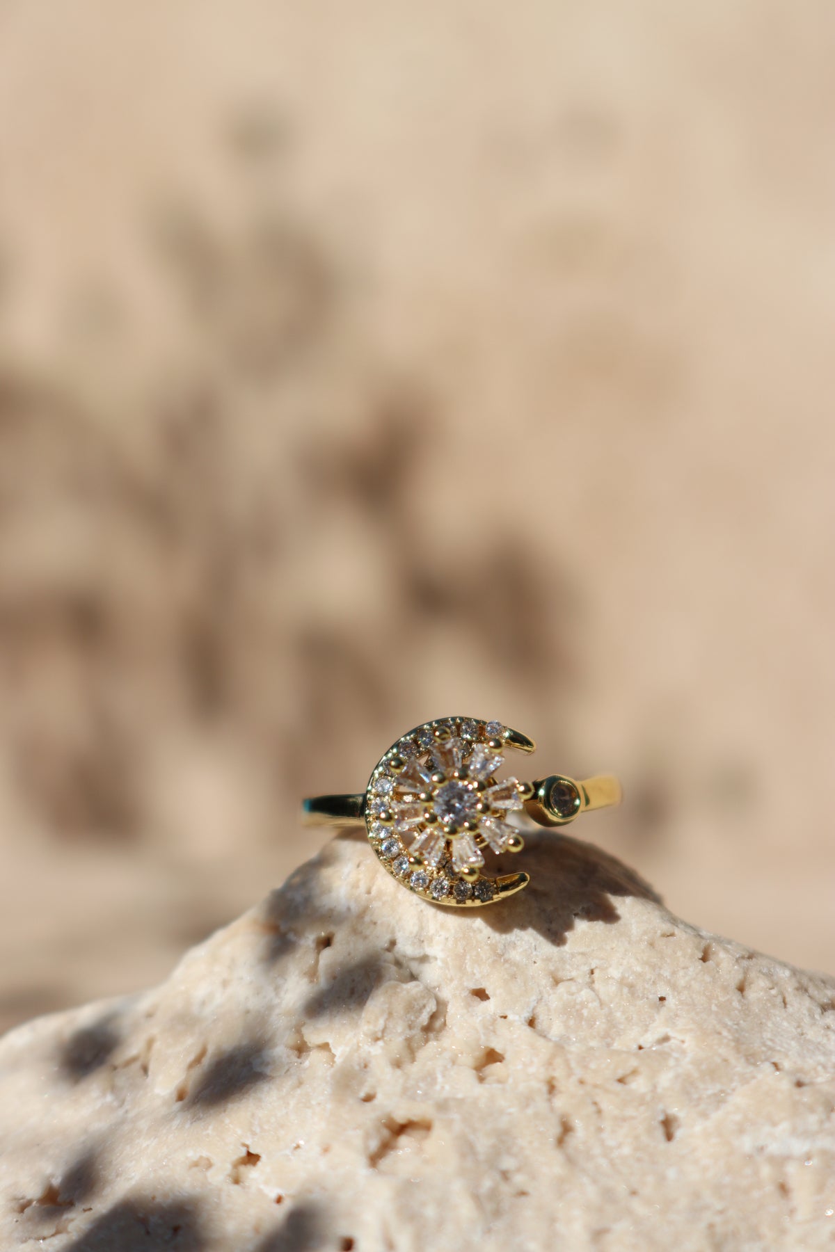 MASHA - Daisy Moon Spinner Ring