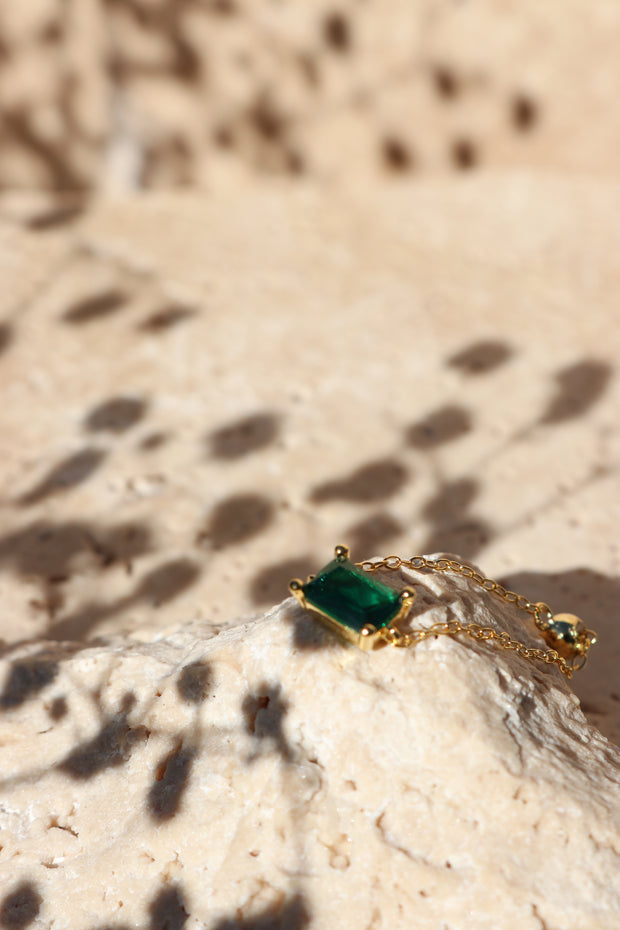 Emerald Elegance Chain Ring