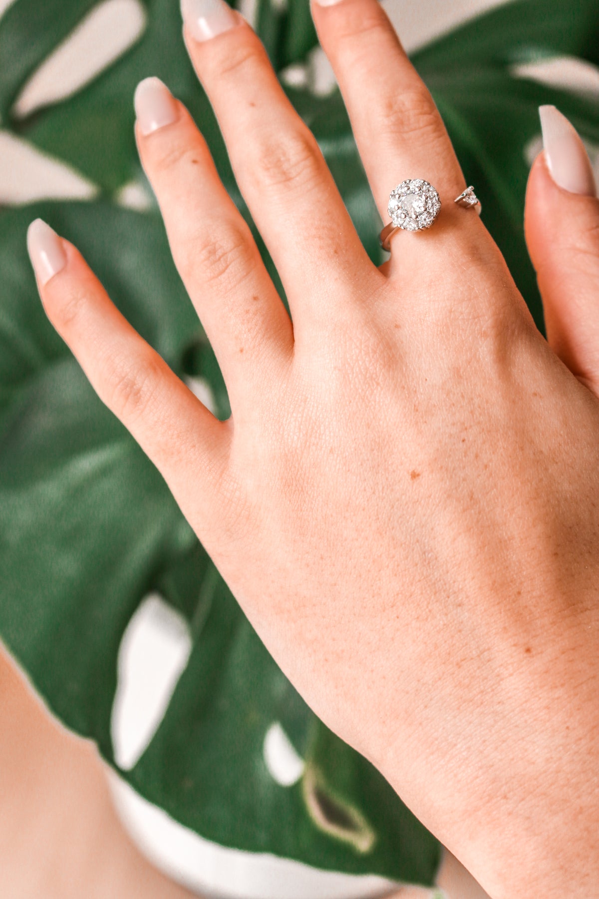 ZEENA - Crystal Club Spinner Ring