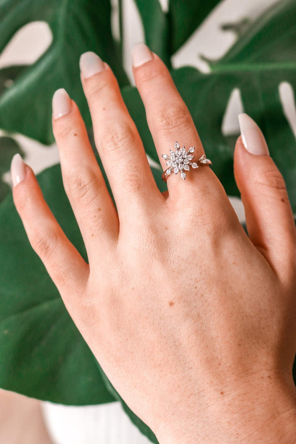 CHLOE -  Crystal Flower Spinner Ring