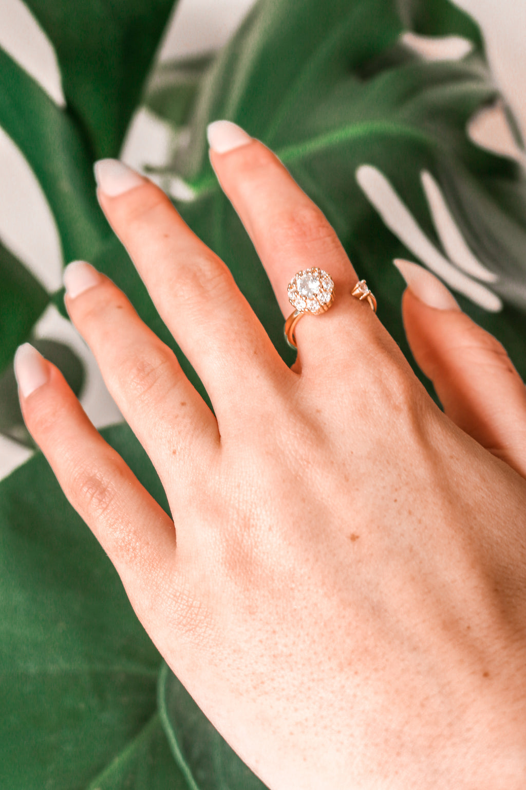 ZEENA - Crystal Club Spinner Ring