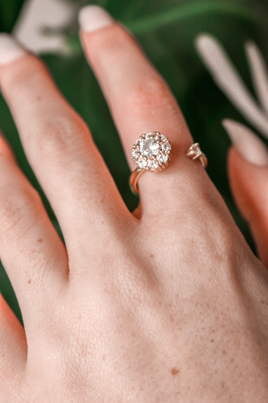 ZEENA - Crystal Club Spinner Ring