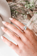 EMMA - Blue Butterfly Spinner Ring