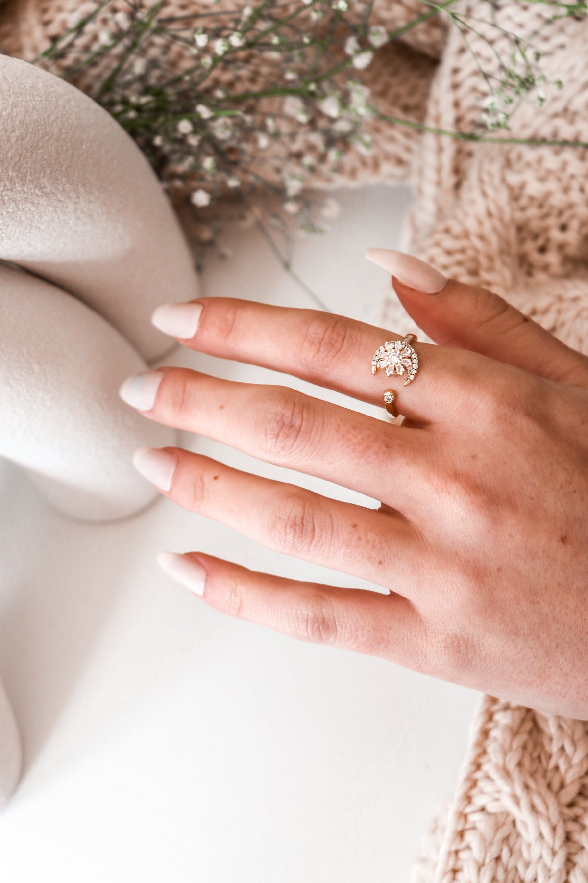 MASHA - Daisy Moon Spinner Ring
