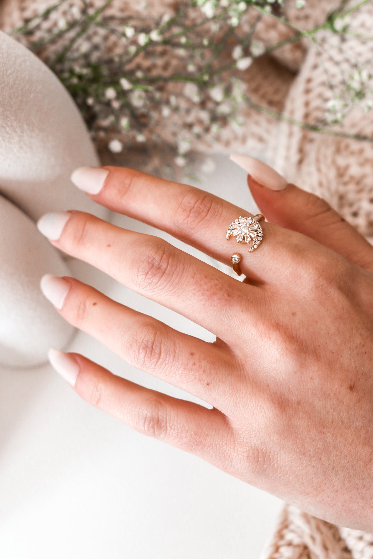 MASHA - Daisy Moon Spinner Ring